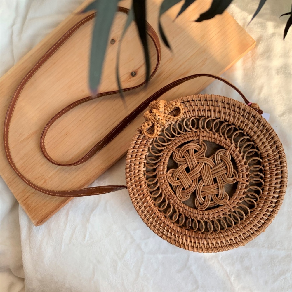 Round Rattan Crossbody Bag - Picture 4 of 4